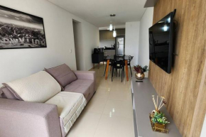 Apto aconchegante Centro Lago com 2 banheiros
